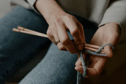 The Knitting Club: Intermediate Class with Wine & Community