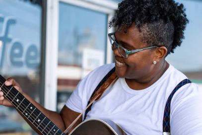 Stone Room Concert Featuring Crys Matthews, 2025 International Folk Music Award’s Artist of the Year