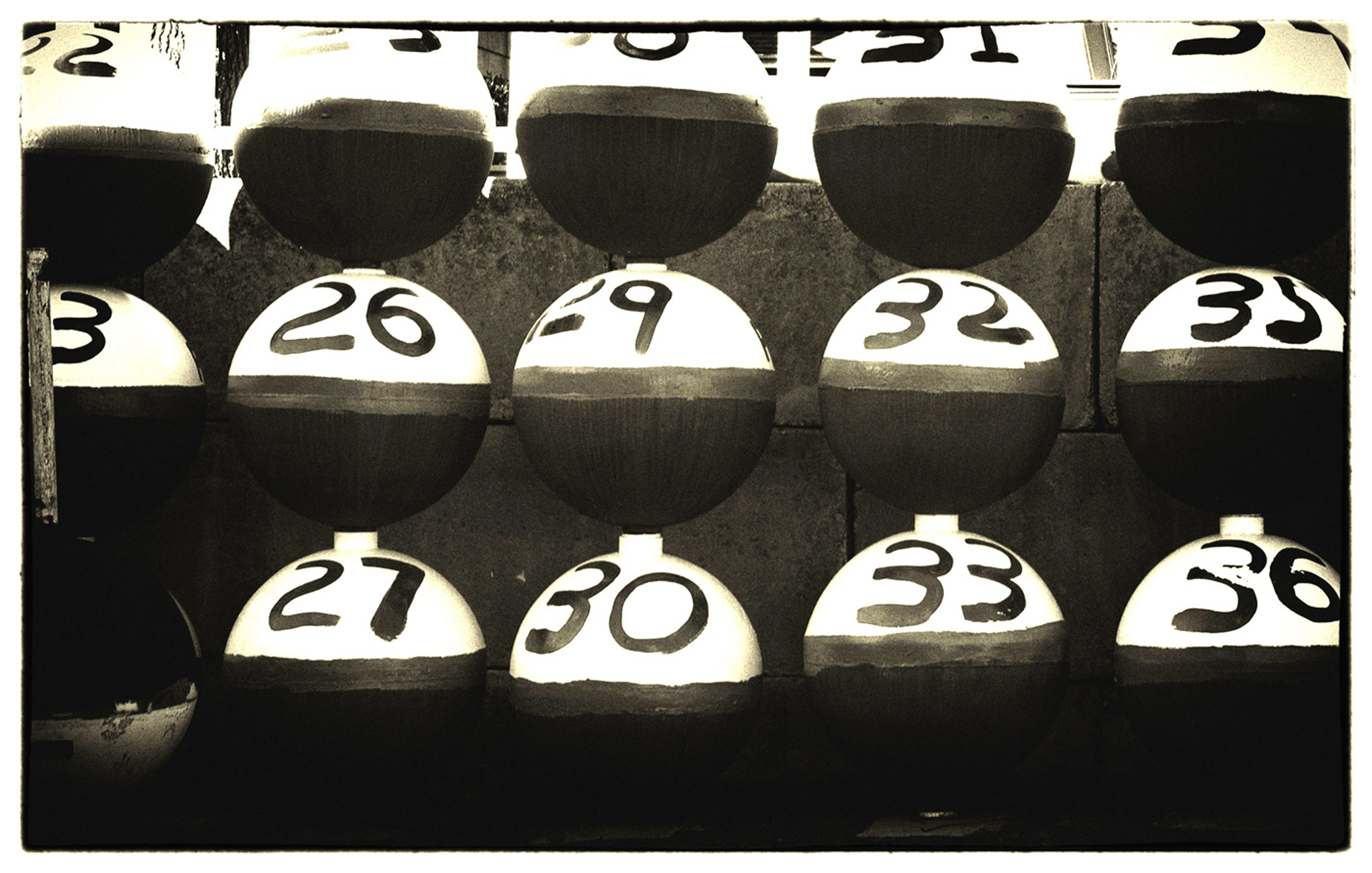 27-30-33, 2023